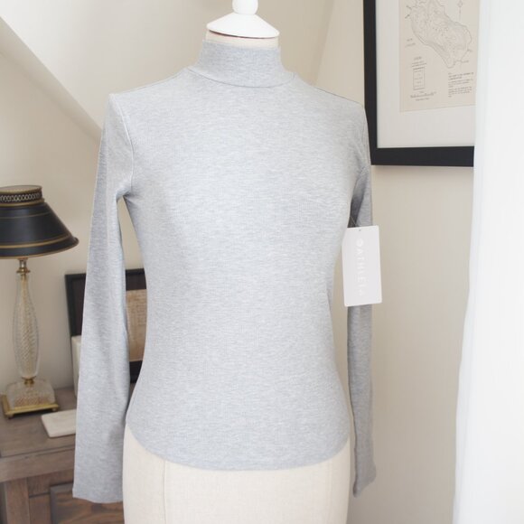 Athleta Signature Rib Mockneck Turtleneck Shirt Size Small in Color Grey Heather - Picture 11 of 12